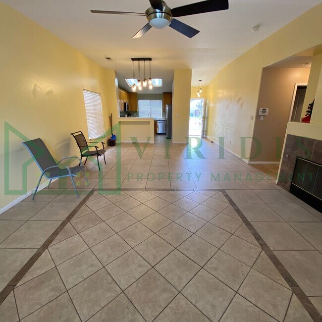 7004 Frog Meadow St in Bakersfield, CA - Building Photo - Building Photo
