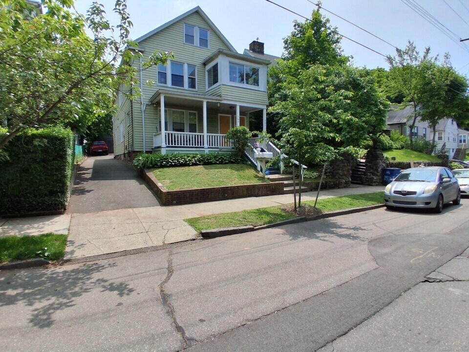 261 View St in New Haven, CT - Building Photo