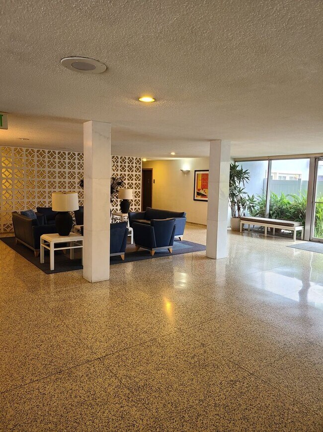 1200 E Ocean Blvd in Long Beach, CA - Foto de edificio - Building Photo