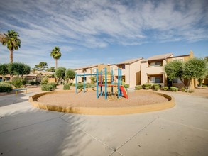 Bay Bridge Apartments in Las Vegas, NV - Building Photo - Building Photo