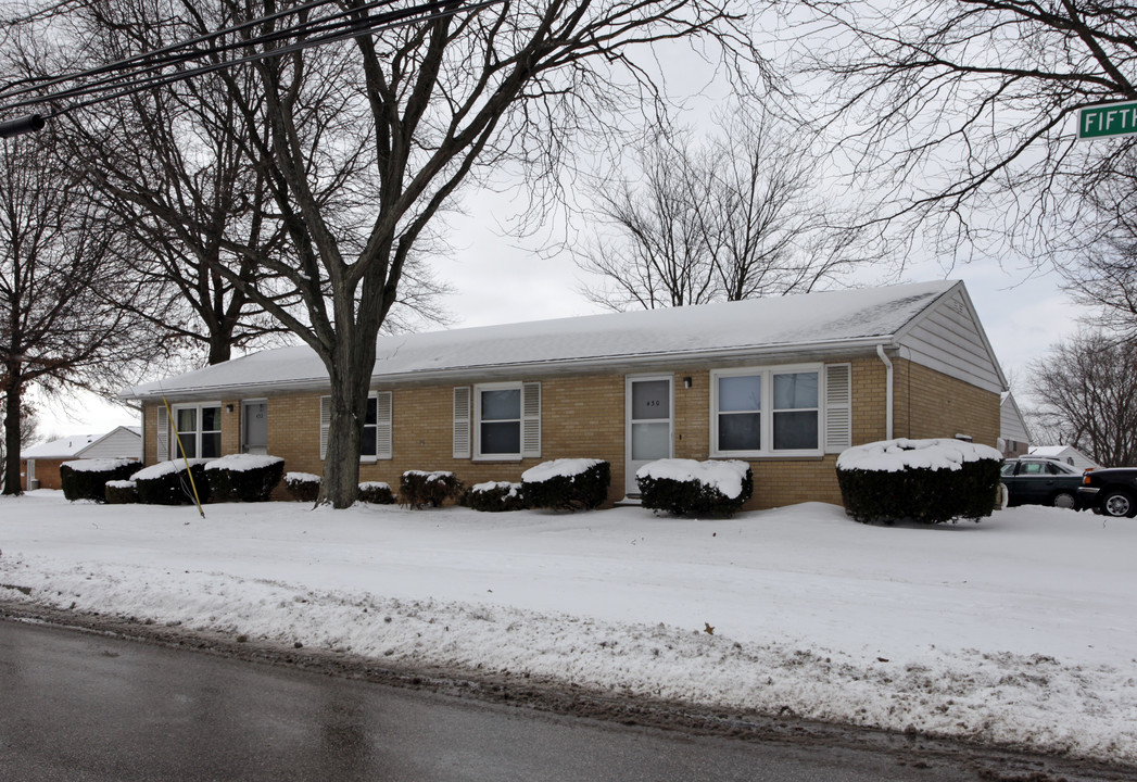 Barber Knolls Community in Barberton, OH - Building Photo