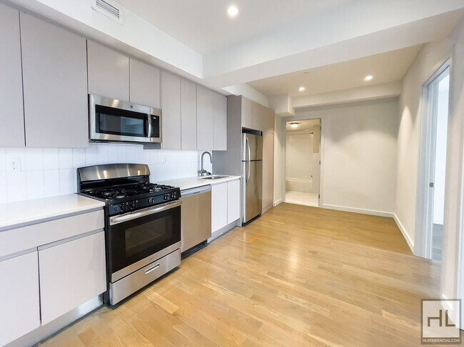 Bushwick Avenue / Spacious 2-Bed 1-Bath /
