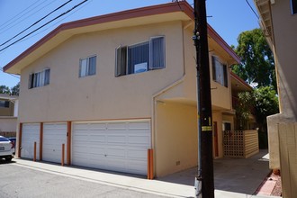 8118 W 83rd St in Playa Del Rey, CA - Building Photo - Building Photo