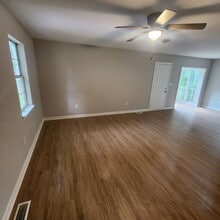 5 June Ln in Greenville, SC - Building Photo - Building Photo