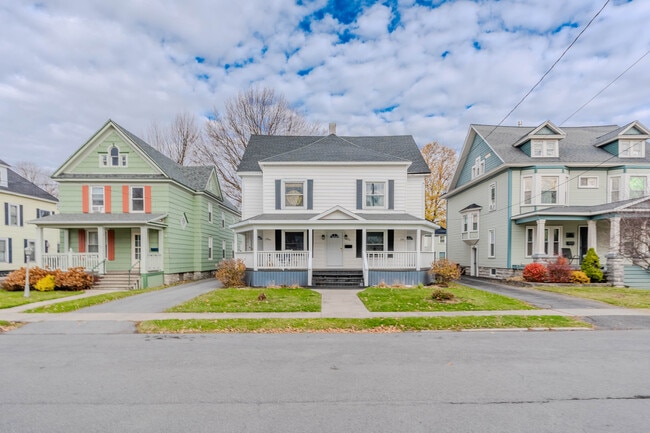 133 Bowers Ave, Unit 133 Upper