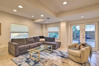 4484 Cobia Dr SE in St. Petersburg, FL - Building Photo - Building Photo