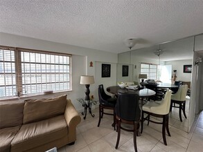 1100 Alton Rd in Miami Beach, FL - Building Photo - Building Photo