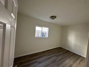 624 W 49th St in Los Angeles, CA - Building Photo - Building Photo