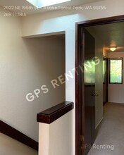 2522 NE 195th St in Lake Forest Park, WA - Building Photo - Building Photo