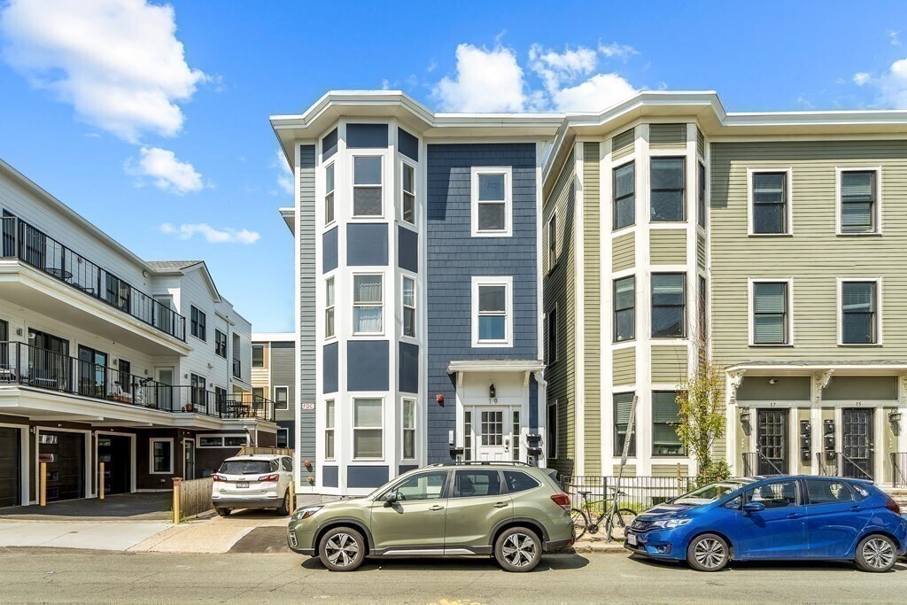 19 Plymouth St, Unit 2 in Cambridge, MA - Building Photo