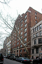 60 W 68th St in New York, NY - Building Photo - Building Photo