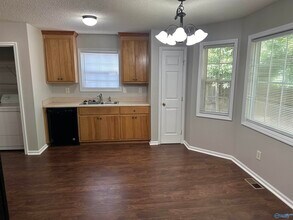 196 Hollington Dr NE in Huntsville, AL - Building Photo - Building Photo