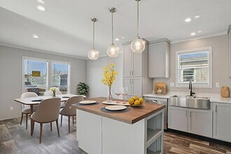 1605 American Dr in Cleburne, TX - Building Photo - Building Photo