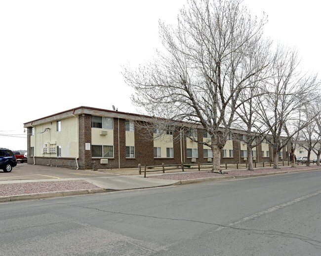 Amber Meadow Apartments in Colorado Springs, CO - Foto de edificio - Building Photo