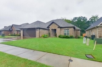 94 Old Orchard Rd in Florence, AL - Building Photo - Building Photo