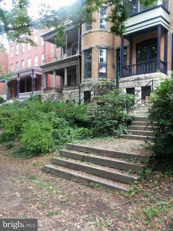 2012 Mt Royal Terrace