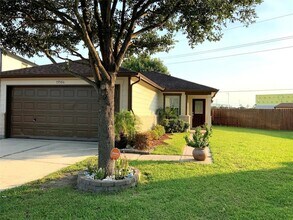 15506 Red Pine Ridge Way in Houston, TX - Foto de edificio - Building Photo