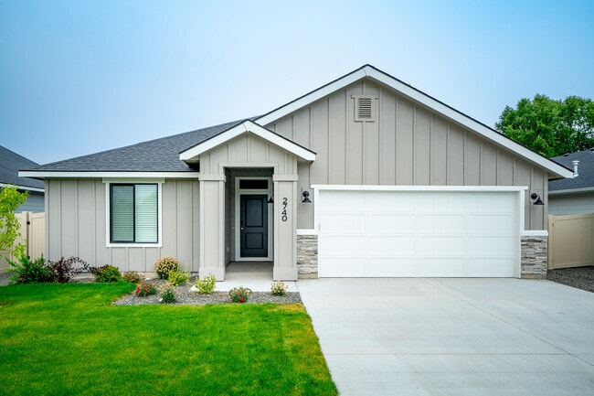 2740 E Eagle Vw St in Meridian, ID - Building Photo - Building Photo