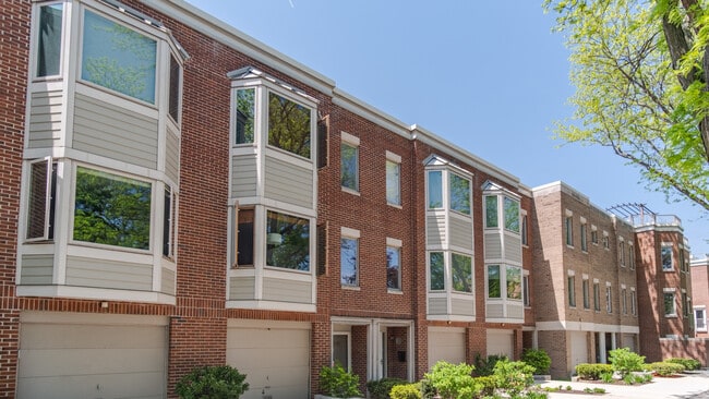 property at 2306 N Lakewood Ave