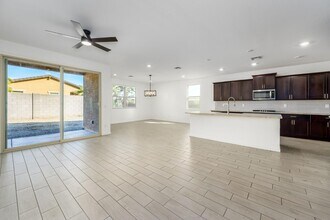 12608 W Gardenia Ave in Glendale, AZ - Building Photo - Building Photo