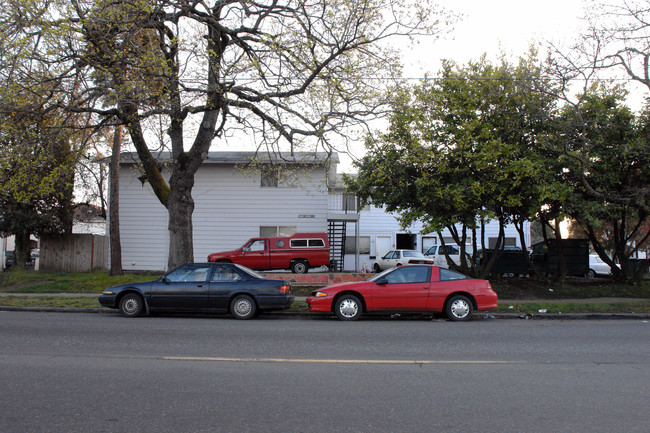 5801-5815 N Lombard St in Portland, OR - Building Photo - Building Photo