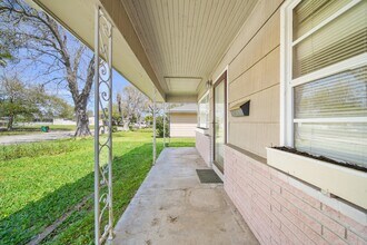 602 N Circle Dr in Baytown, TX - Building Photo - Building Photo