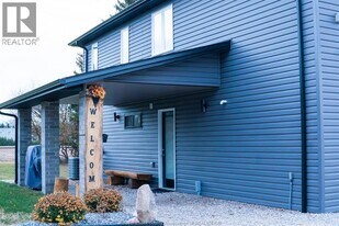 4493 4th Concession Rd in Essex, ON - Building Photo