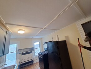 339 Fenn St, Unit 339 Fenn St 3th Floor in Pittsfield, MA - Building Photo - Building Photo