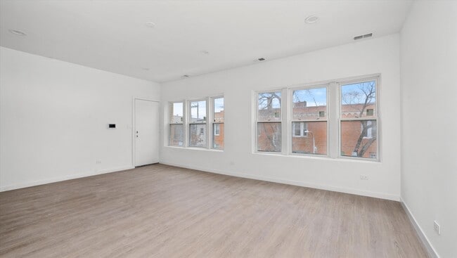 2353 N Springfield Ave in Chicago, IL - Building Photo - Building Photo