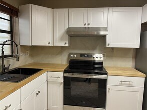 1250 Lincoln Rd in Miami Beach, FL - Foto de edificio - Building Photo