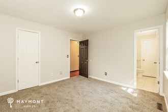 5400 NW Downing St in Blue Springs, MO - Building Photo - Building Photo