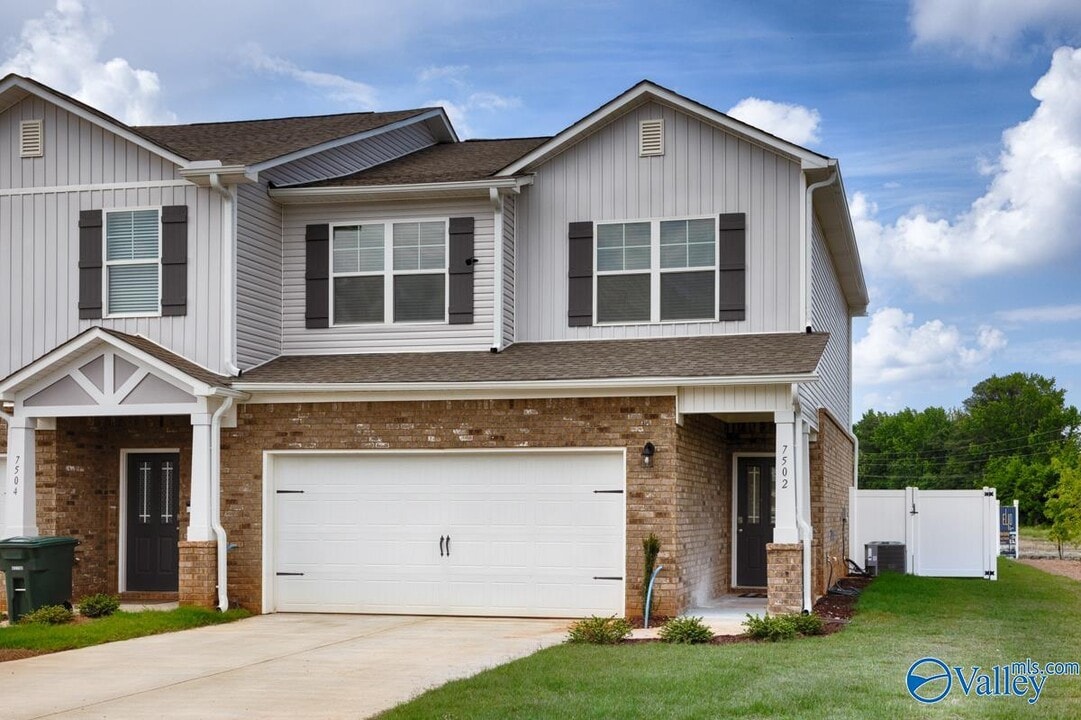 7502 Discovery Pt Dr NW in Huntsville, AL - Building Photo
