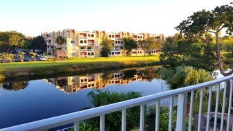 7787 SW 86th St, Unit E 311 in Miami, FL - Building Photo