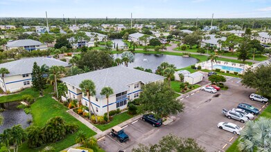 1507 SE Royal Green Cir in Port St. Lucie, FL - Building Photo - Building Photo