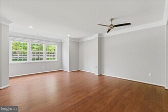 19400 Susquehanna Square in Leesburg, VA - Building Photo - Building Photo