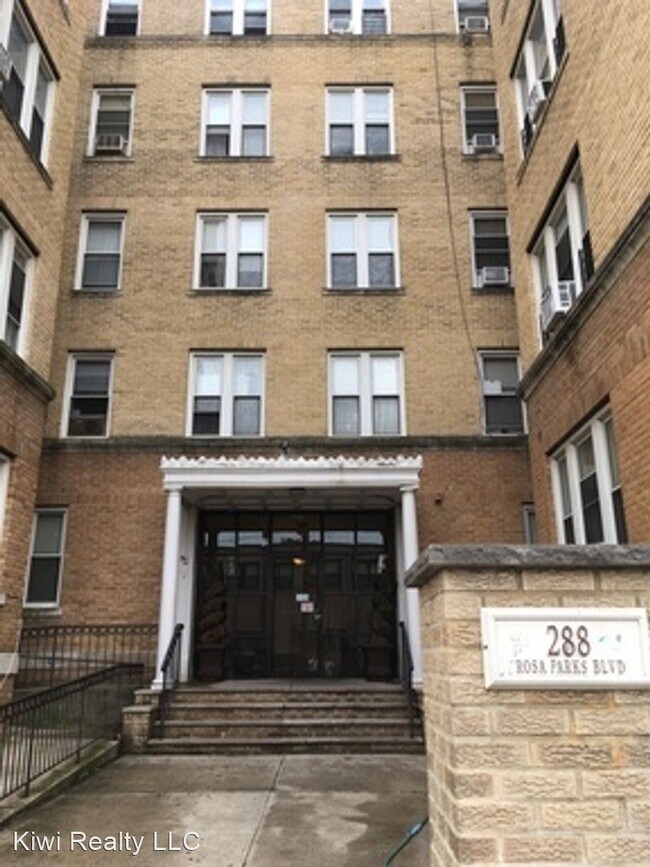 288 Rosa Parks Blvd in Paterson, NJ - Foto de edificio - Building Photo