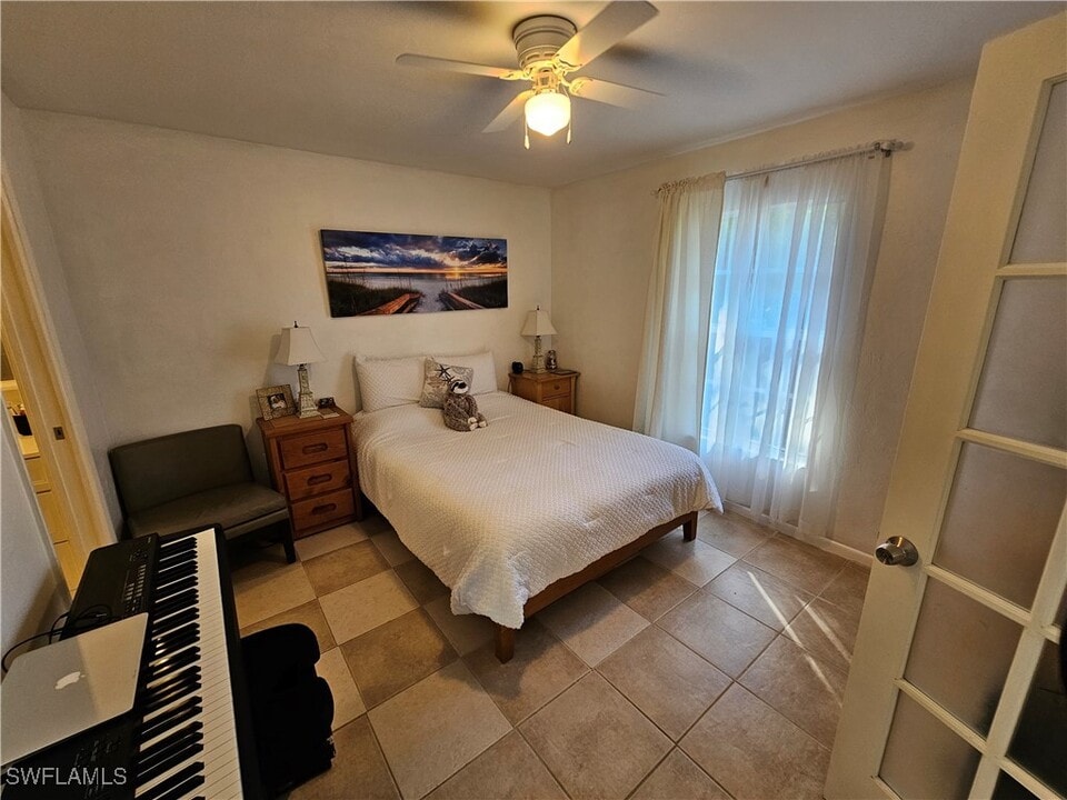 4121 8th Ave SE in Naples, FL - Building Photo