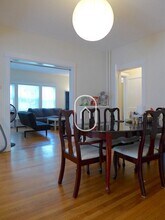 241 Winchester St in Brookline, MA - Building Photo - Building Photo