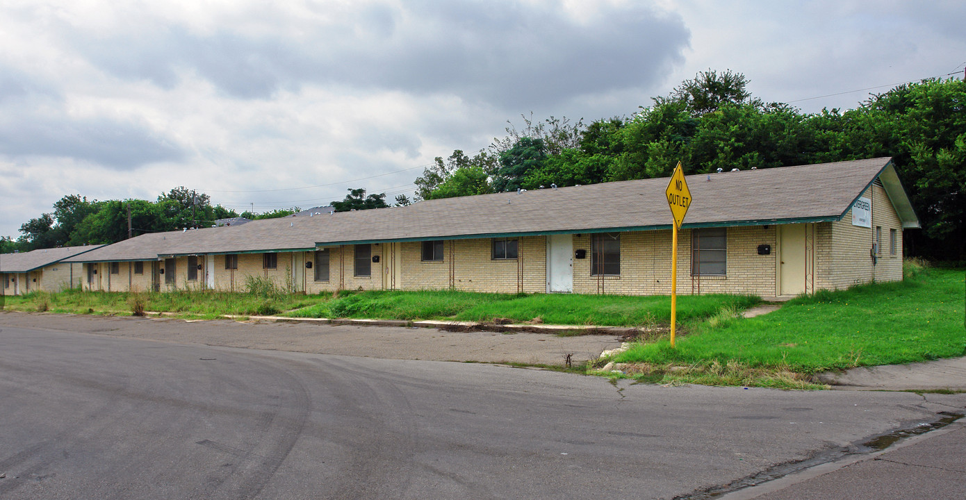 103-104 Florence Rd in Killeen, TX - Building Photo