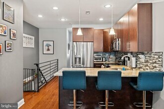 2115 Carpenter St in Philadelphia, PA - Building Photo - Building Photo