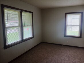 1505 N Holder Rd in Independence, MO - Building Photo - Building Photo