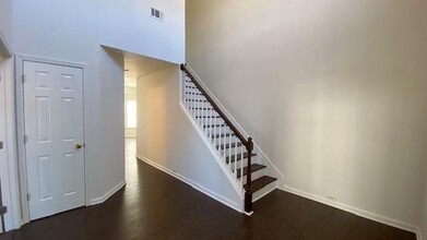 710 Treadstone Ct in Suwanee, GA - Building Photo - Building Photo