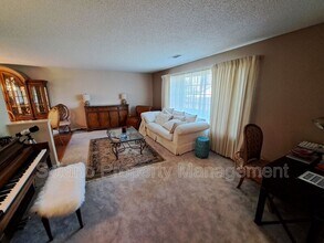 110 Wayne Ct in Vacaville, CA - Building Photo - Building Photo