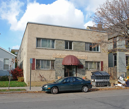 Farwell Apartments in Milwaukee, WI - Foto de edificio - Building Photo