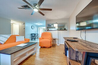 7536 Topay Ln in Port Richey, FL - Building Photo - Building Photo