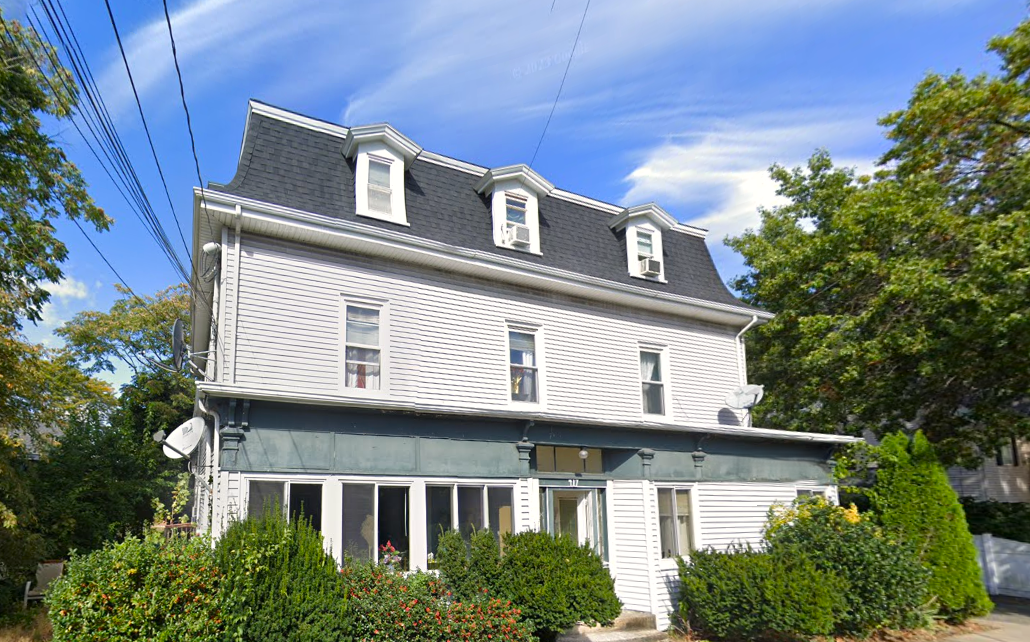 427 Auburn St, Unit 417-2L in Auburndale, MA - Foto de edificio