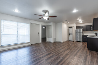 Apartments at M-Streets in Dallas, TX - Foto de edificio - Interior Photo