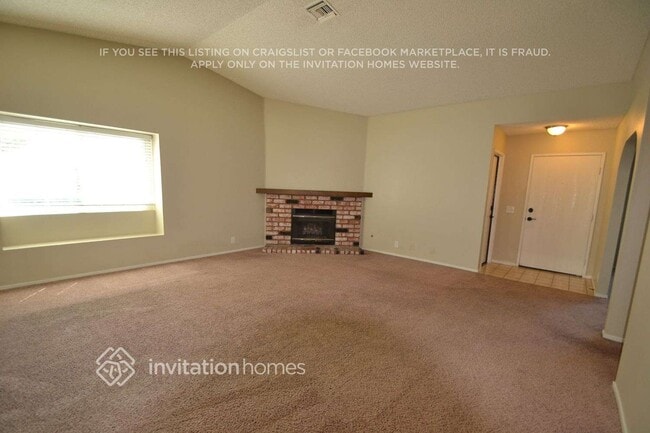 318 W Tenth Pl in Beaumont, CA - Foto de edificio - Building Photo