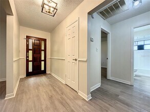 722 W Alamo Dr in Lakeland, FL - Building Photo - Building Photo
