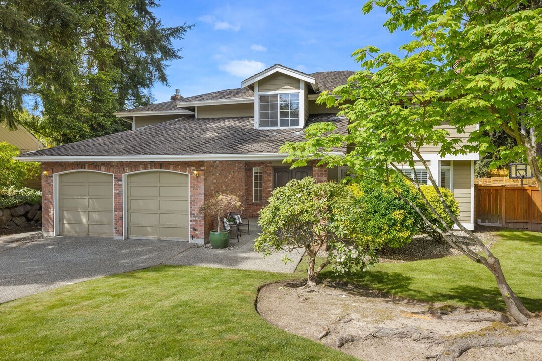 11616 NE 67th St in Kirkland, WA - Building Photo